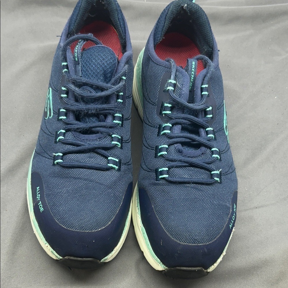 Skecher's Men's Alloy toe Athletic/work Shoes.‎  Size 8.5